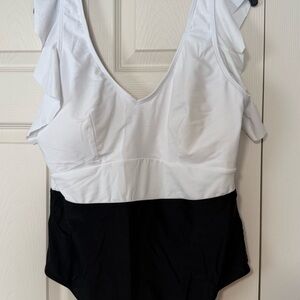 Chic Soul Black and White color block Ruffle Swimsuit
